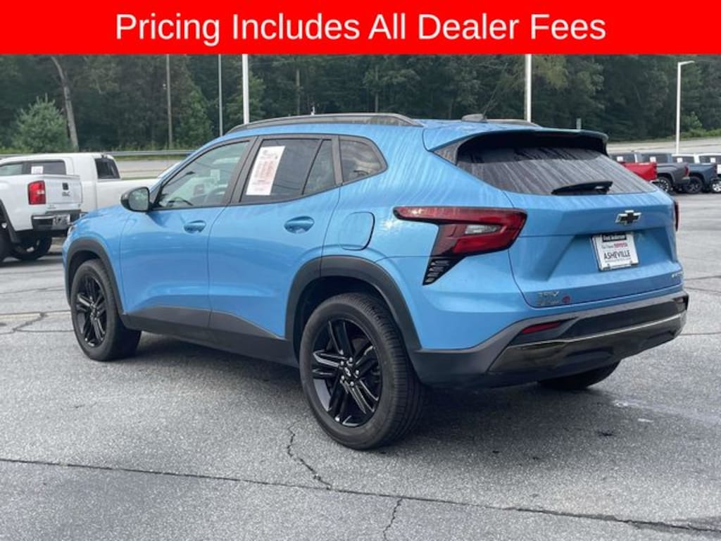 Used 2025 Chevrolet Trax Activ SUV