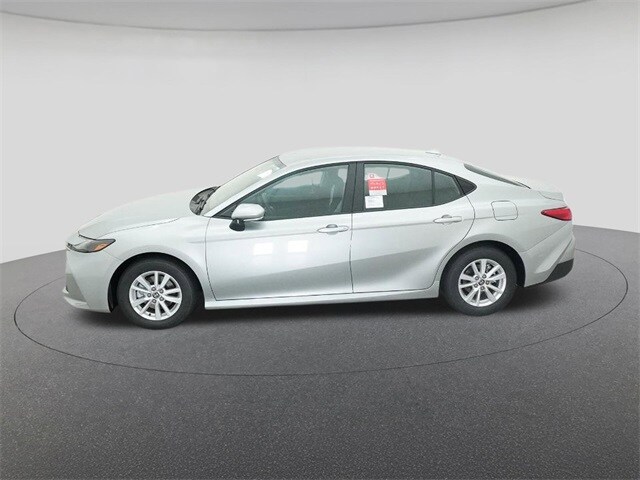 2026 Toyota Camry LE photo 3