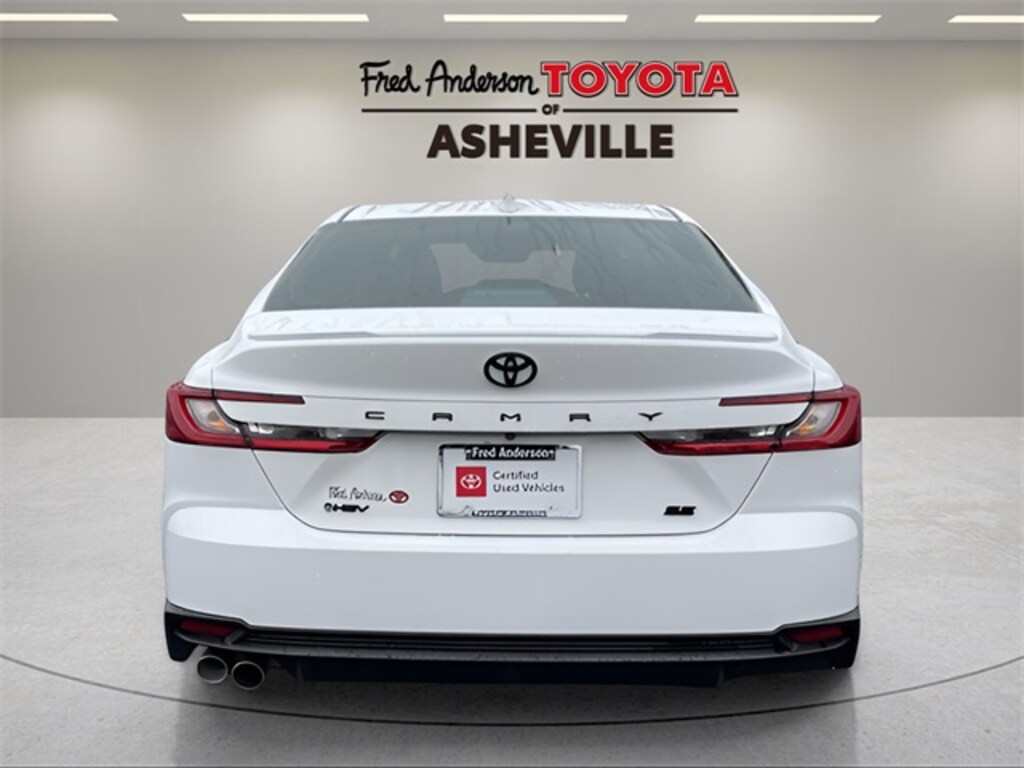 Certified 2025 Toyota Camry SE Sedan