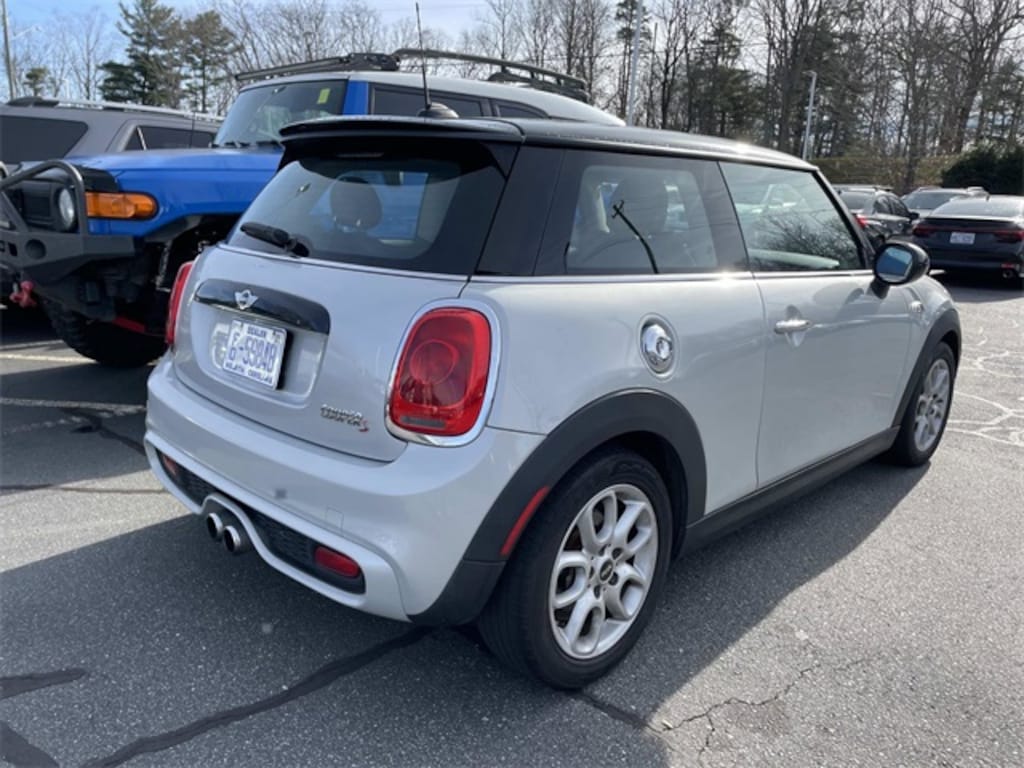 Used 2015 MINI Hardtop 2 Door Base Hatchback