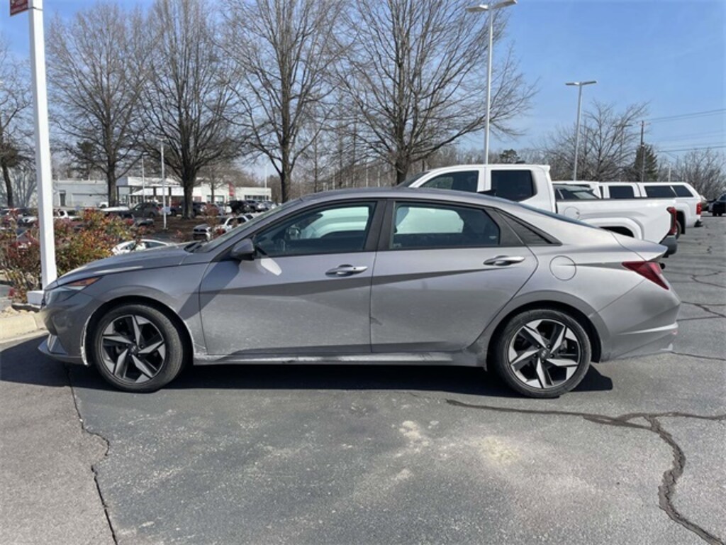 Used 2023 Hyundai Elantra SEL Sedan