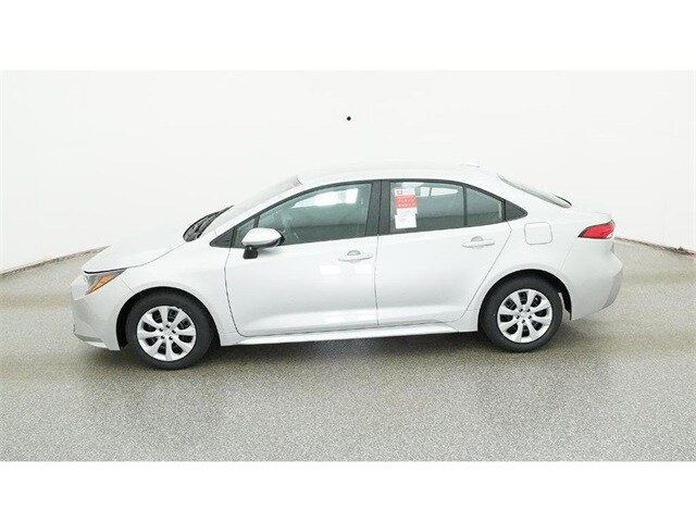 2026 Toyota Corolla LE photo 3