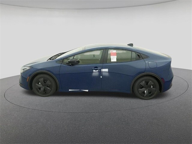 2026 Toyota Prius Plug-in Hybrid SE photo 3