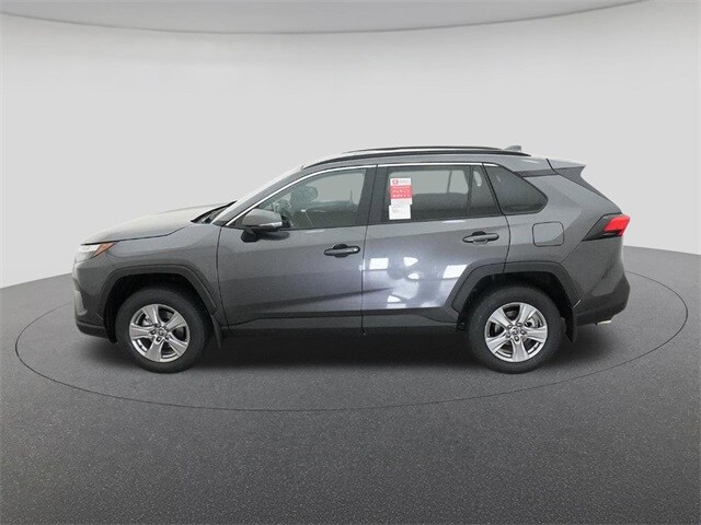 2025 Toyota RAV4 XLE photo 3