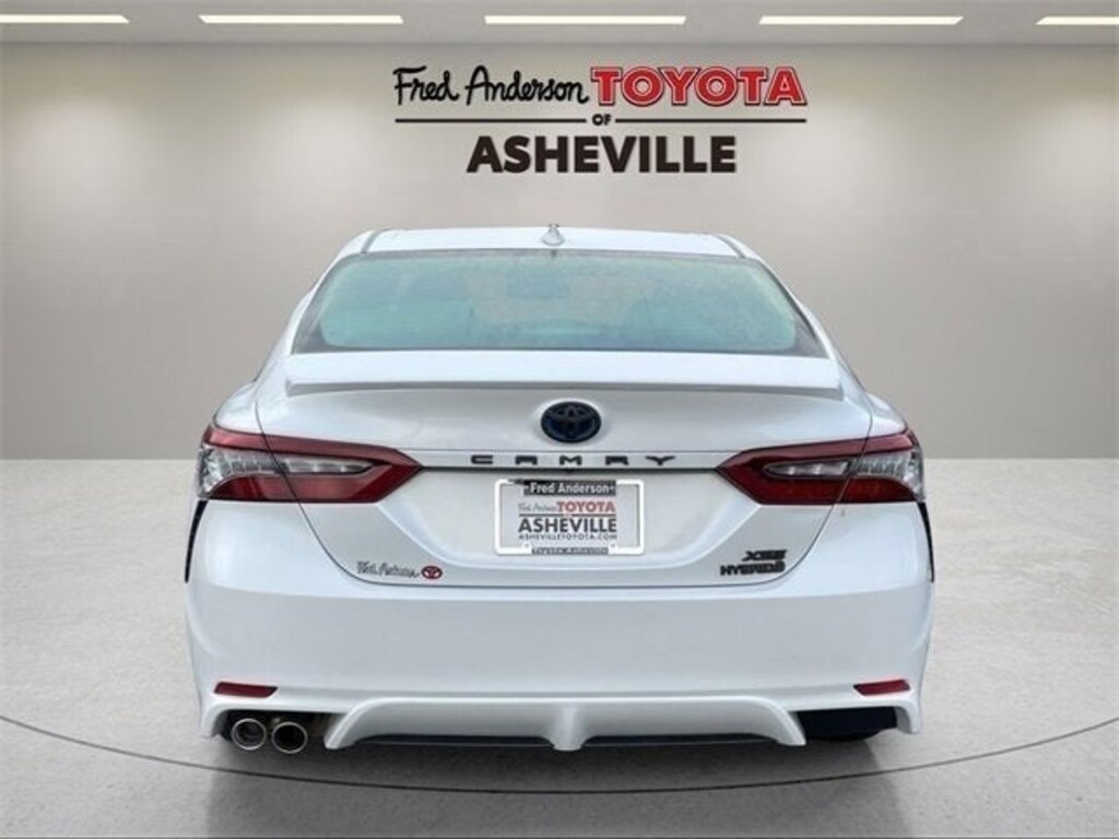 Used 2022 Toyota Camry Hybrid XSE Sedan