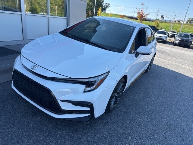 2025 Toyota Corolla SE photo 2