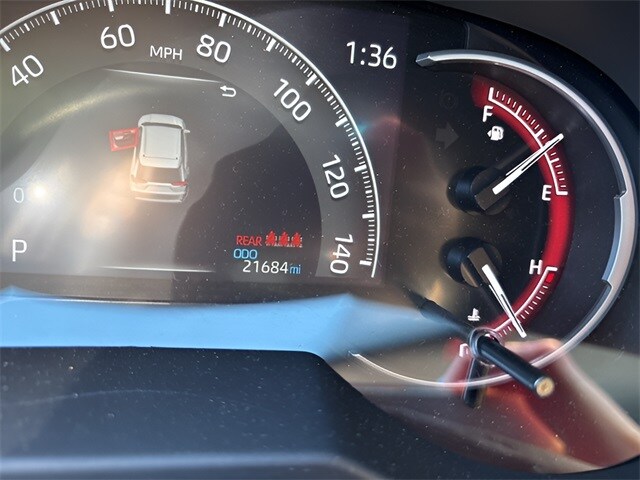 2023 Toyota RAV4 LE photo 3