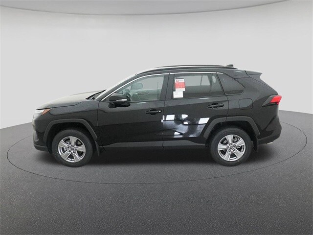 2025 Toyota RAV4 XLE photo 2