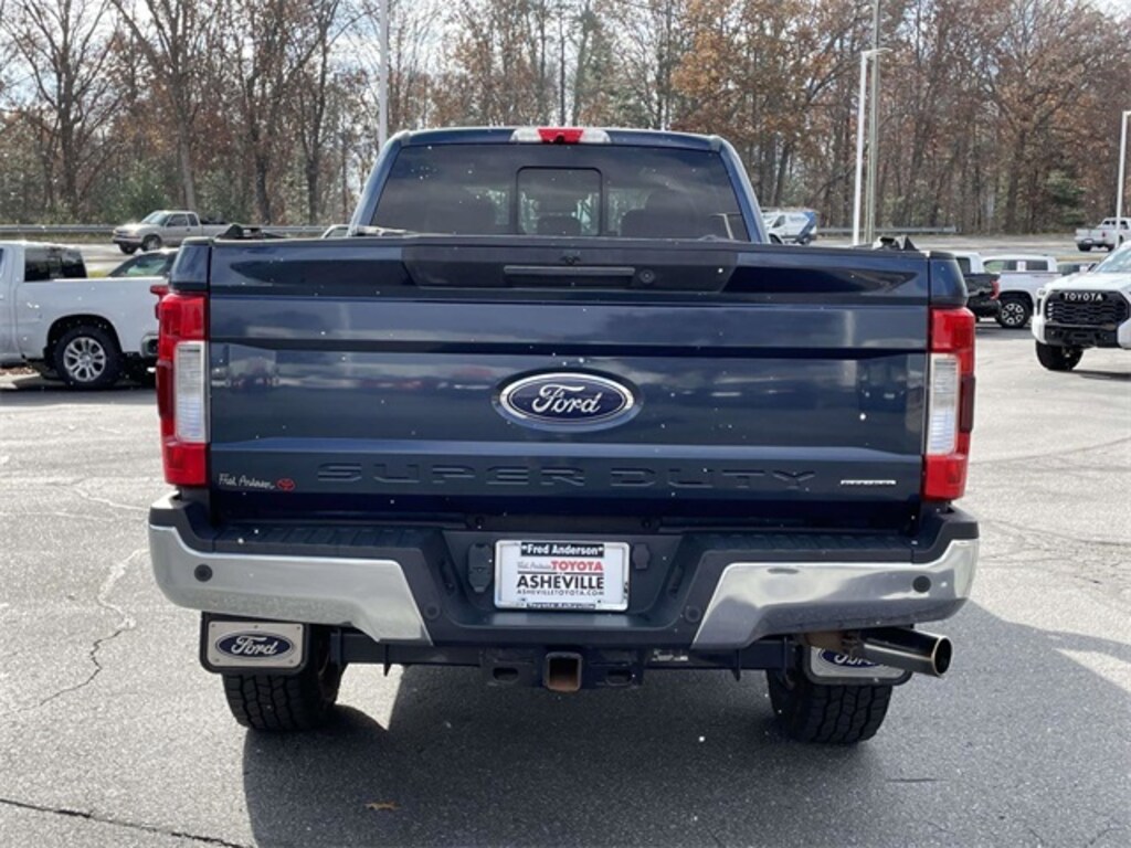 Used 2017 Ford F-250 Lariat Truck