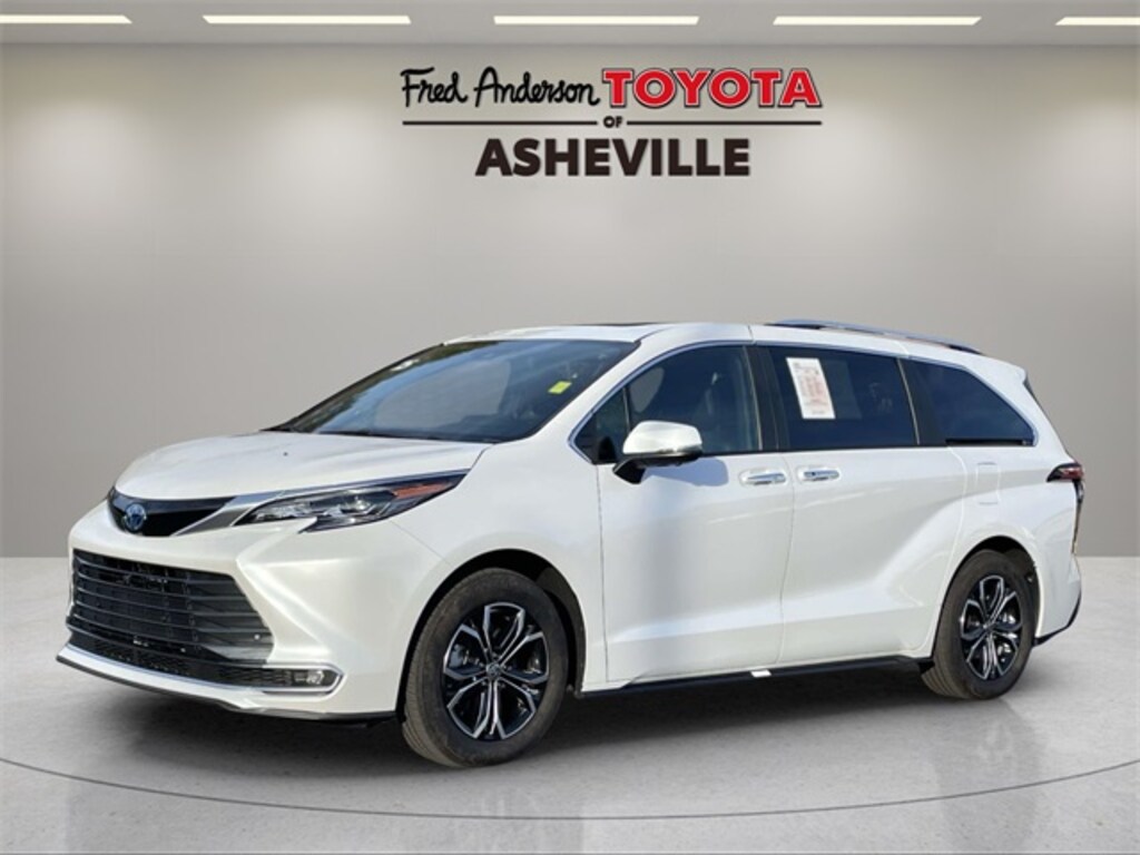 Used 2025 Toyota Sienna Platinum Minivan/Van