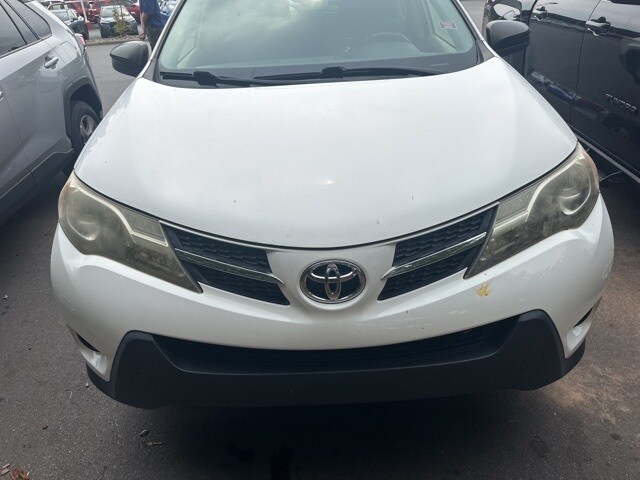 2013 Toyota RAV4 LE photo 2