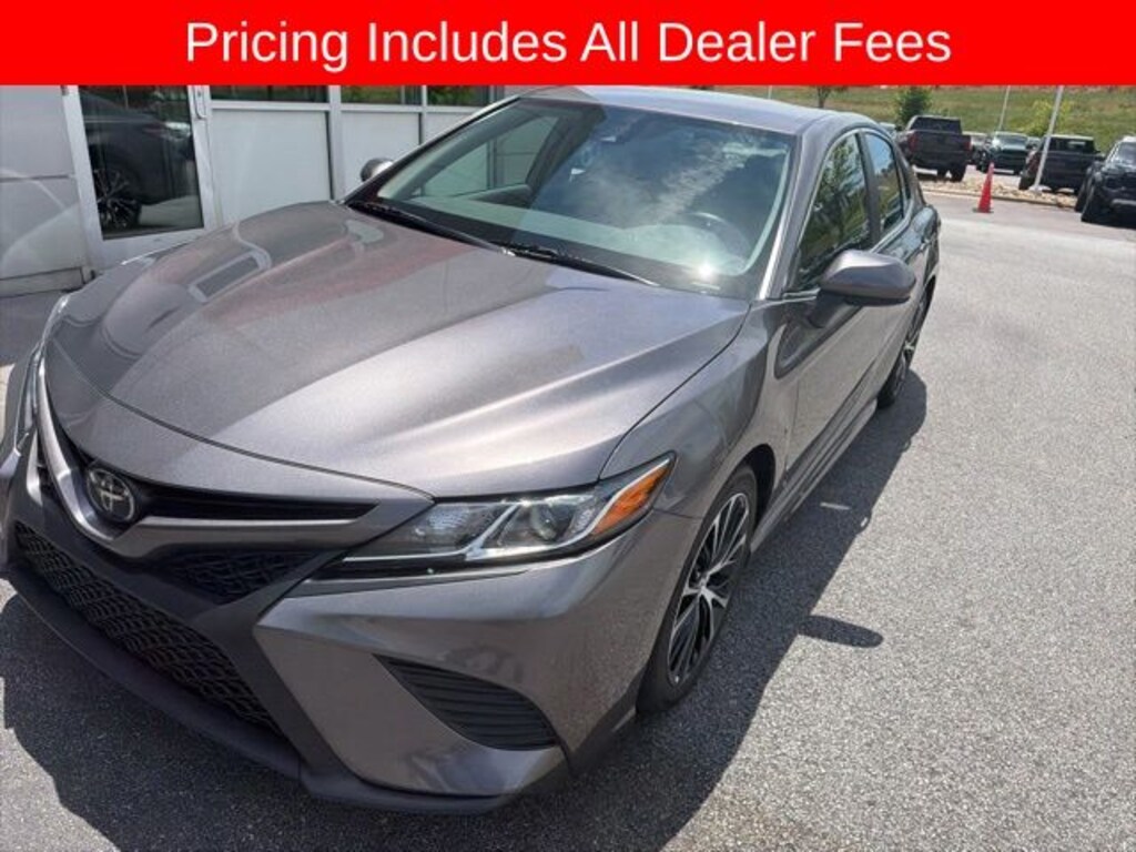 Used 2019 Toyota Camry SE Sedan