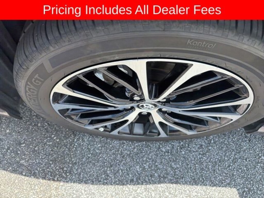 Used 2019 Toyota Camry SE Sedan