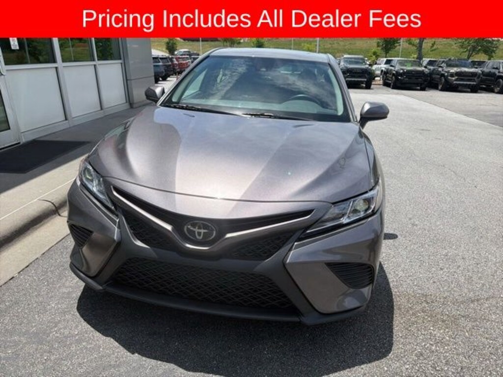 Used 2019 Toyota Camry SE Sedan