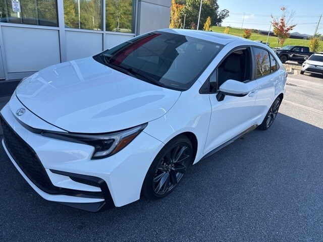 2025 Toyota Corolla SE photo 3
