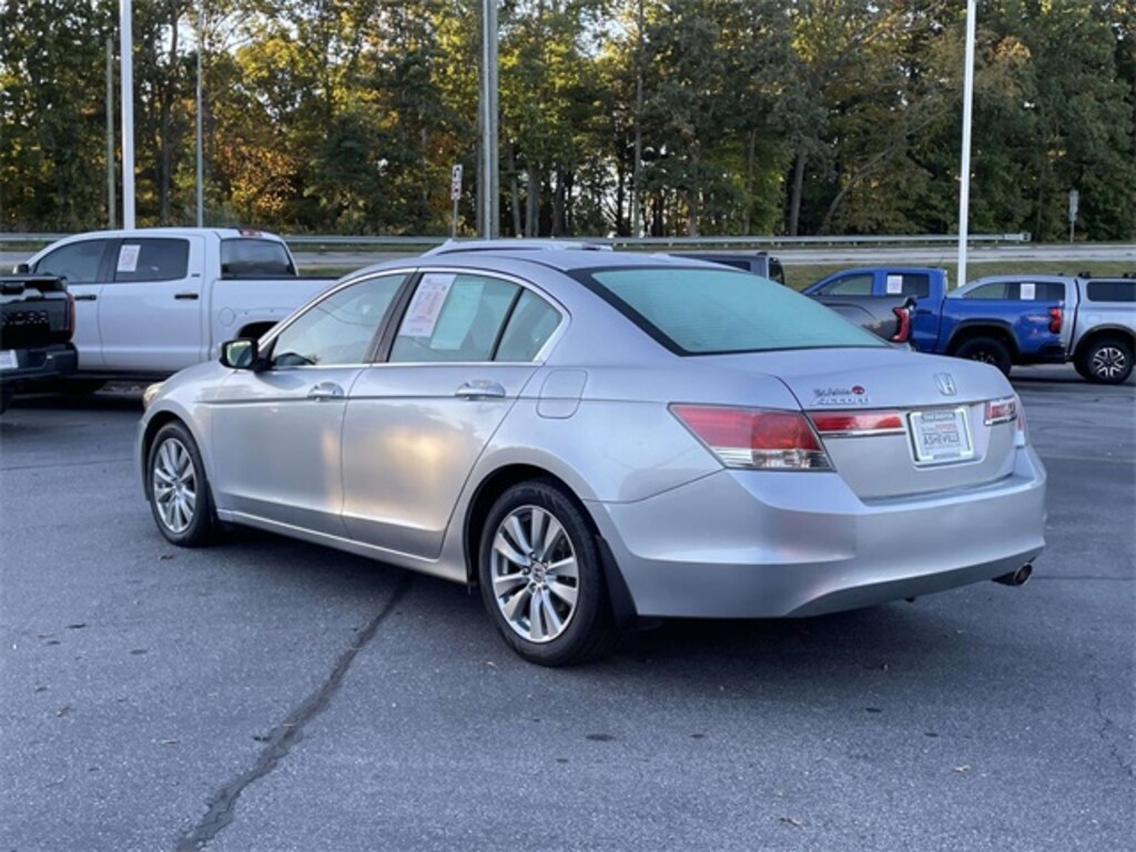 Used 2011 Honda Accord EX-L Sedan