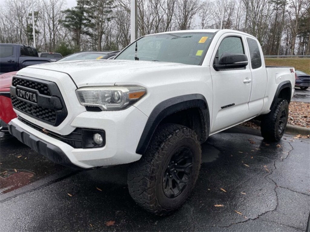 Used 2017 Toyota Tacoma SR5 Truck