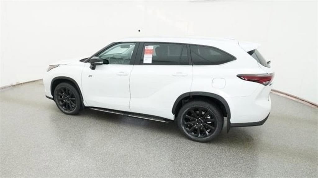 New 2026 Toyota Highlander XLE SUV