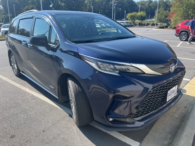 2021 Toyota Sienna XSE photo 4