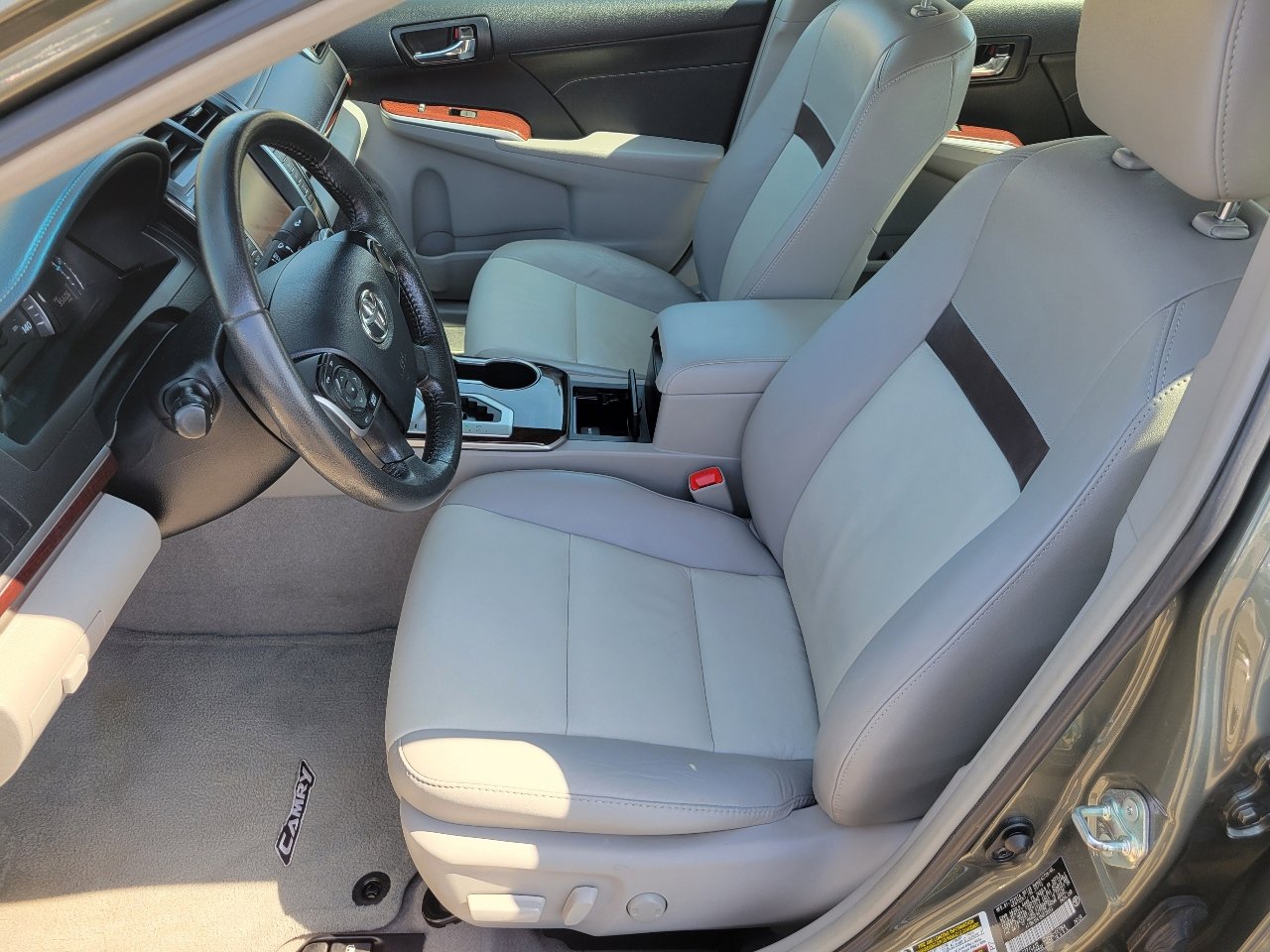 Used 2013 Toyota Camry XLE with VIN 4T1BK1FK1DU526553 for sale in Carlsbad, CA