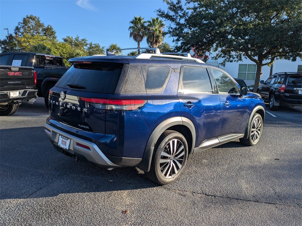 2024 Nissan Pathfinder Platinum photo 3