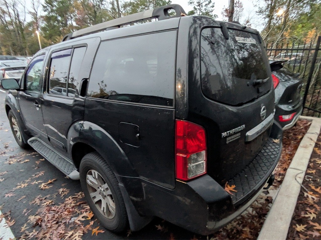 Used 2010 Nissan Pathfinder SE SUV