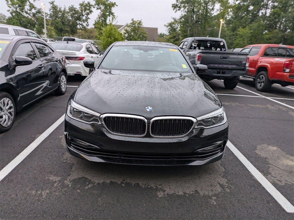 2017 Bmw 540i Sedan photo 2