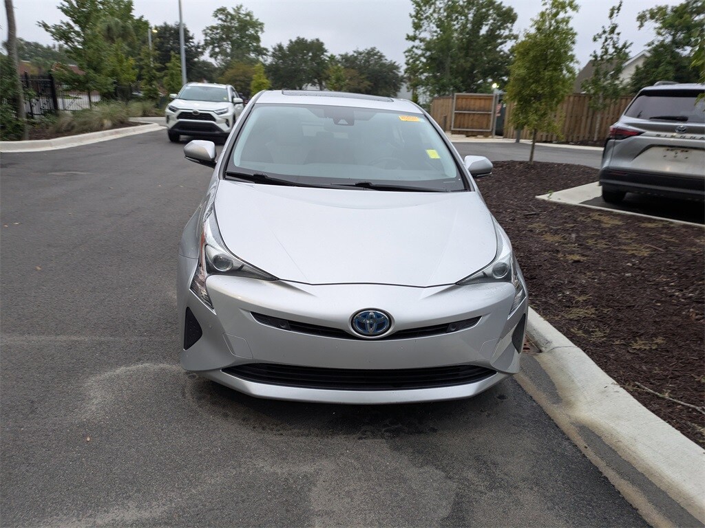 2018 Toyota Prius Four photo 2