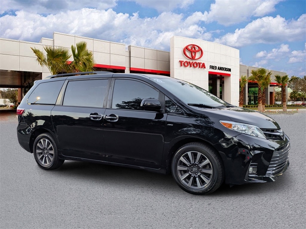 2020 Toyota Sienna Minivan/Van 