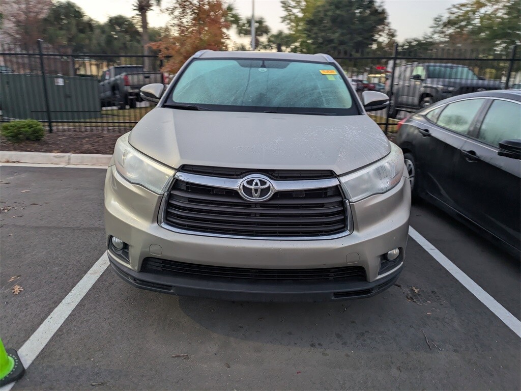 2016 Toyota Highlander XLE photo 2