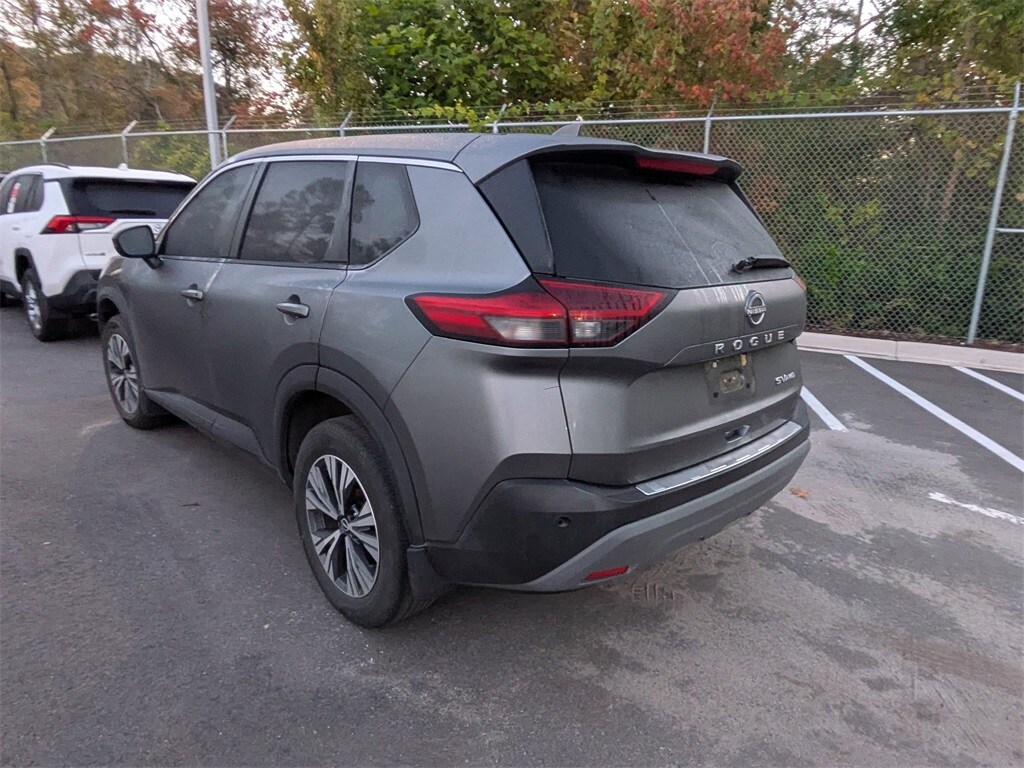 2022 Nissan Rogue SV photo 2