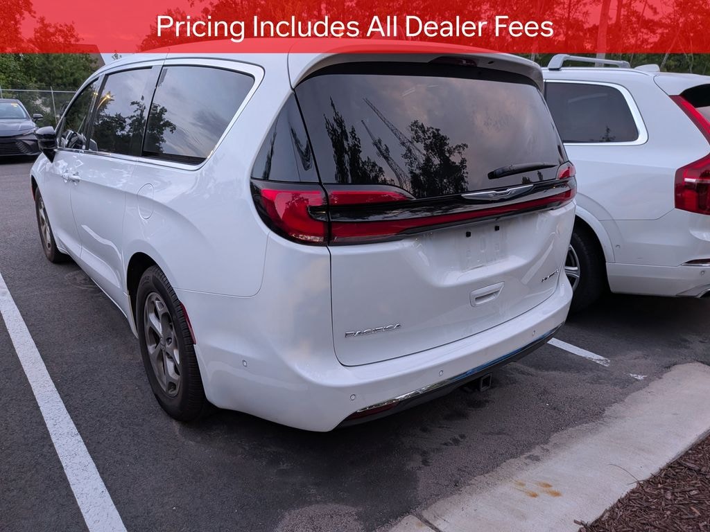 Used 2024 Chrysler Pacifica Limited Minivan/Van