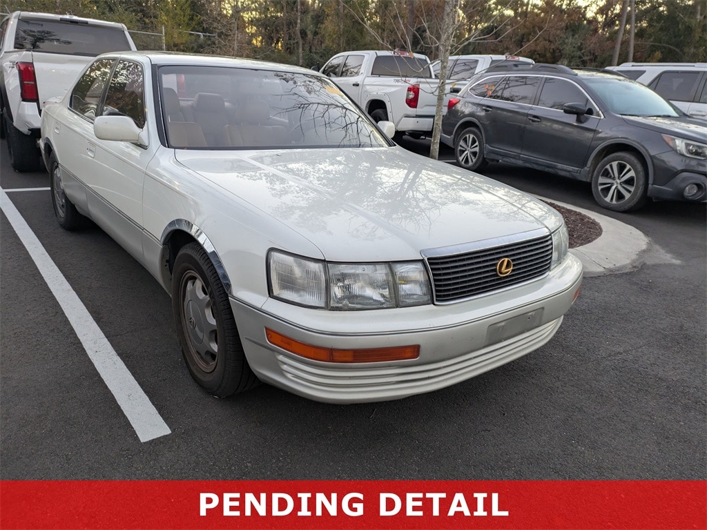 1994 Lexus LS's photo