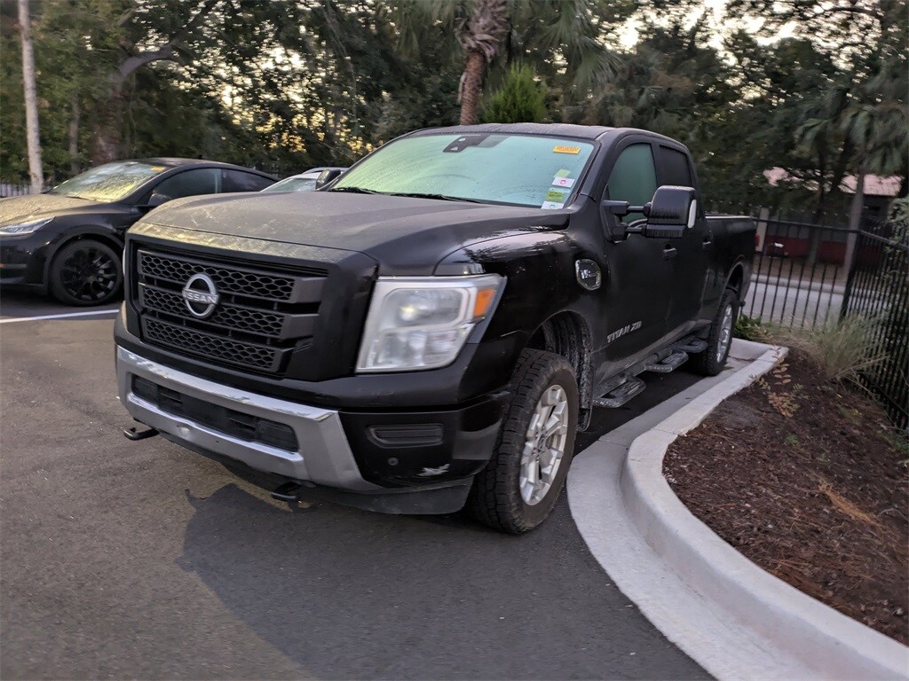 2023 Nissan Titan SV photo 2