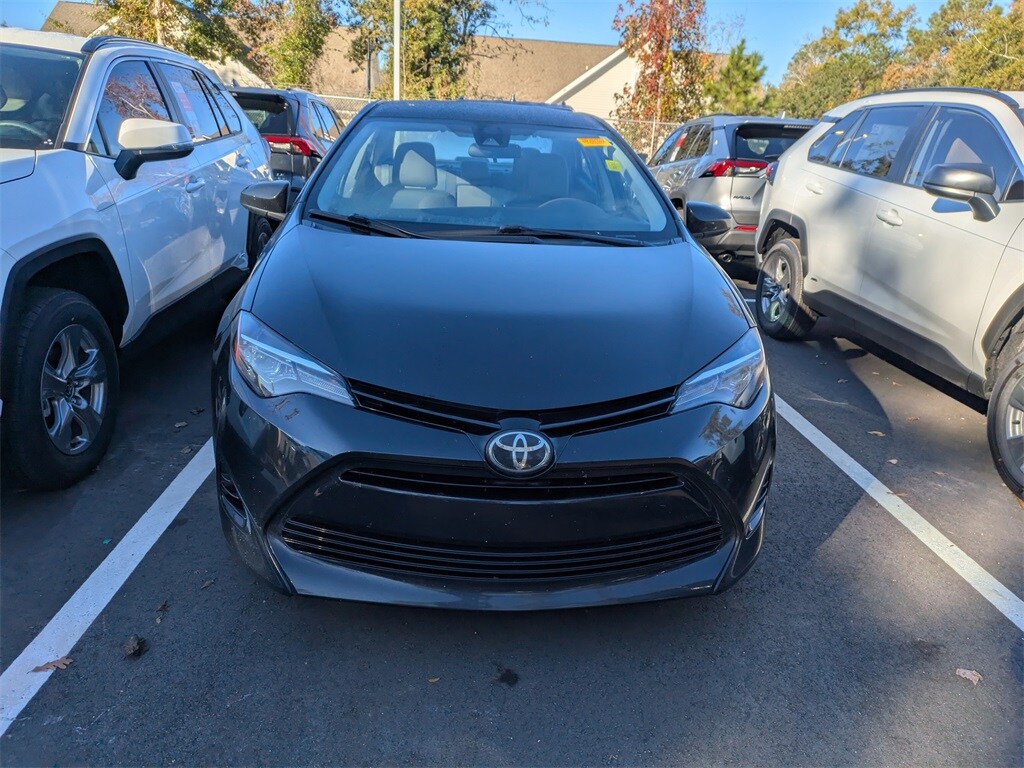 2018 Toyota Corolla LE photo 2
