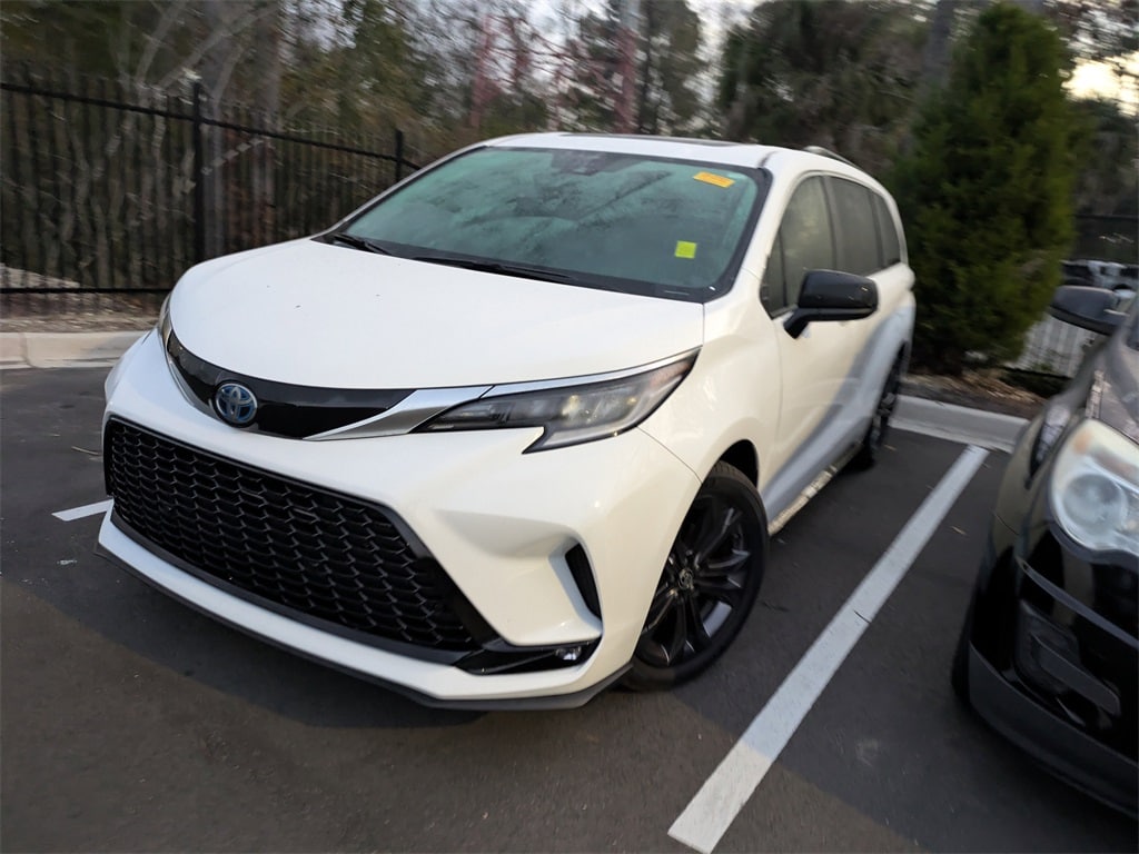 Used 2024 Toyota Sienna XSE Minivan/Van