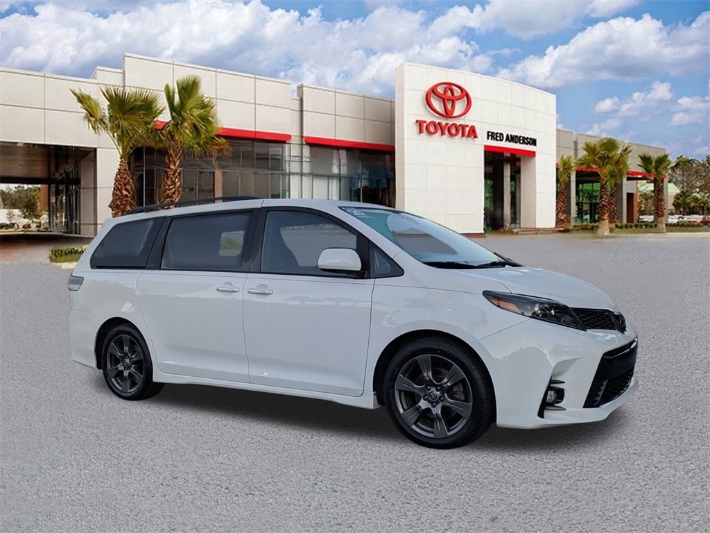 Used 2020 Toyota Sienna SE Minivan/Van