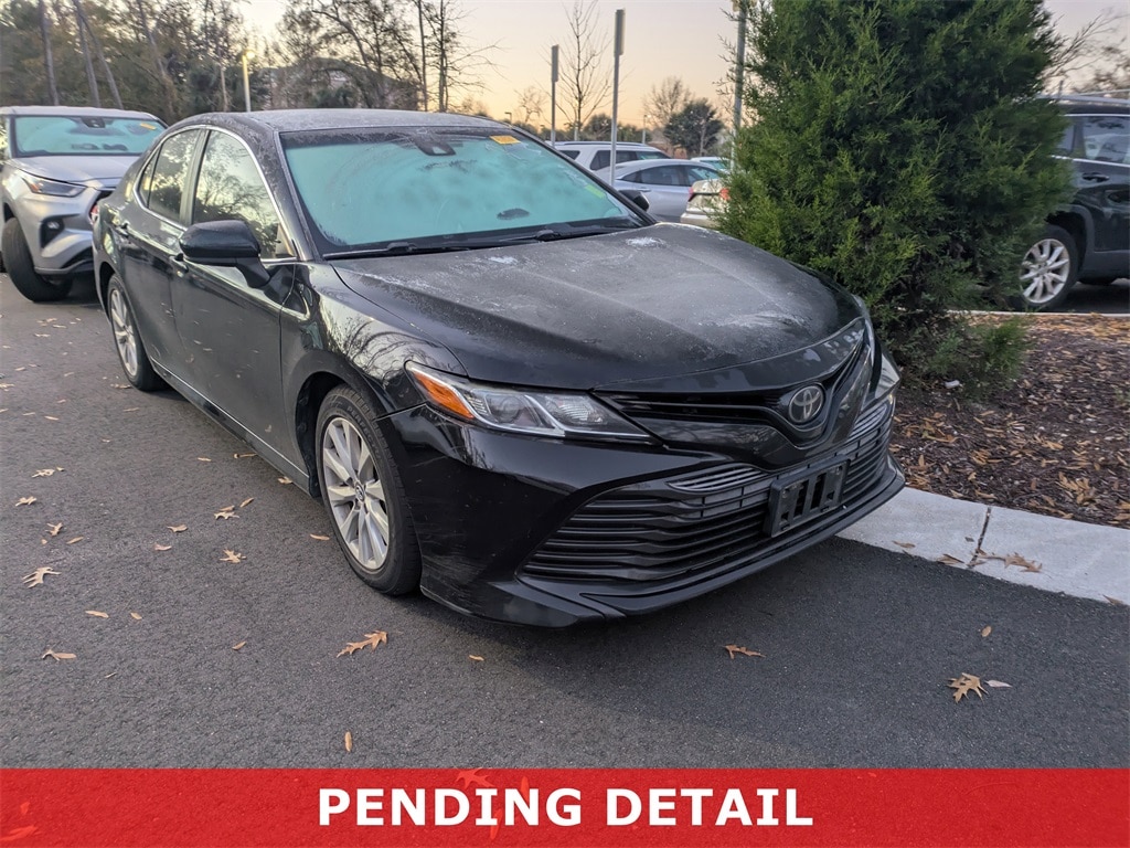 2020 Toyota Camry LE's photo