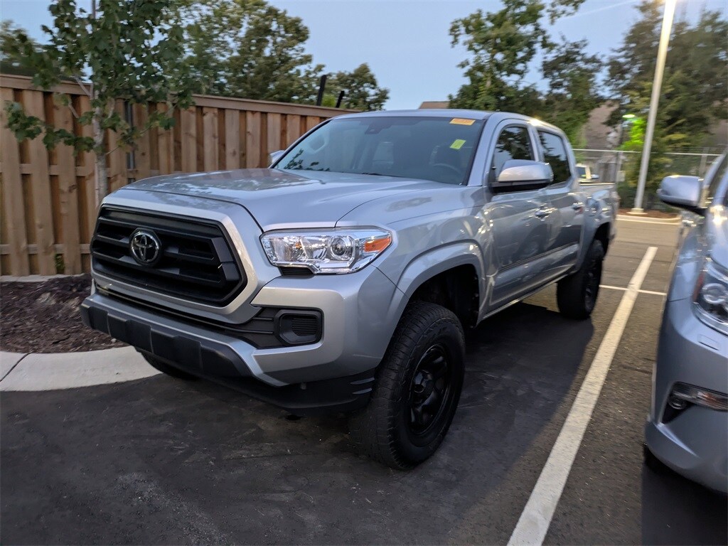 2023 Toyota Tacoma SR photo 3