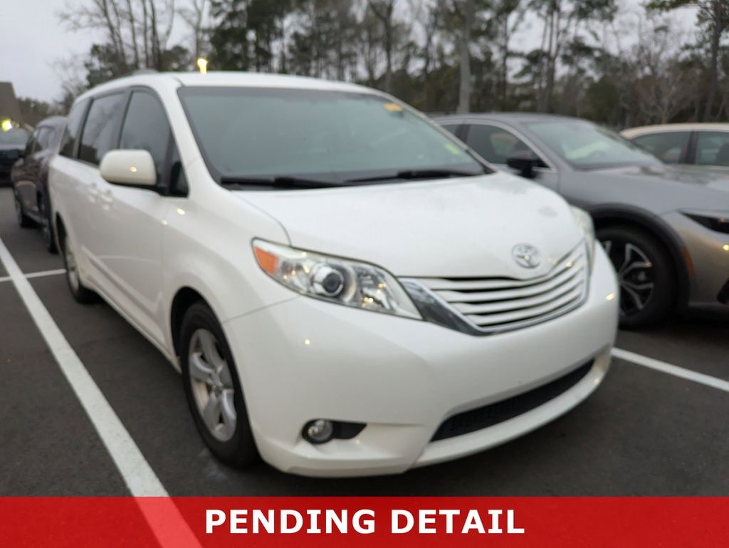 Used 2016 Toyota Sienna LE Minivan/Van