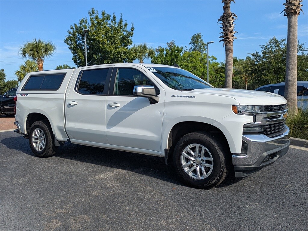2020 Chevrolet Silverado 1500 LT photo 2