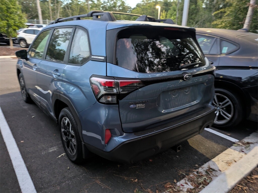 2025 Subaru Forester Premium photo 4