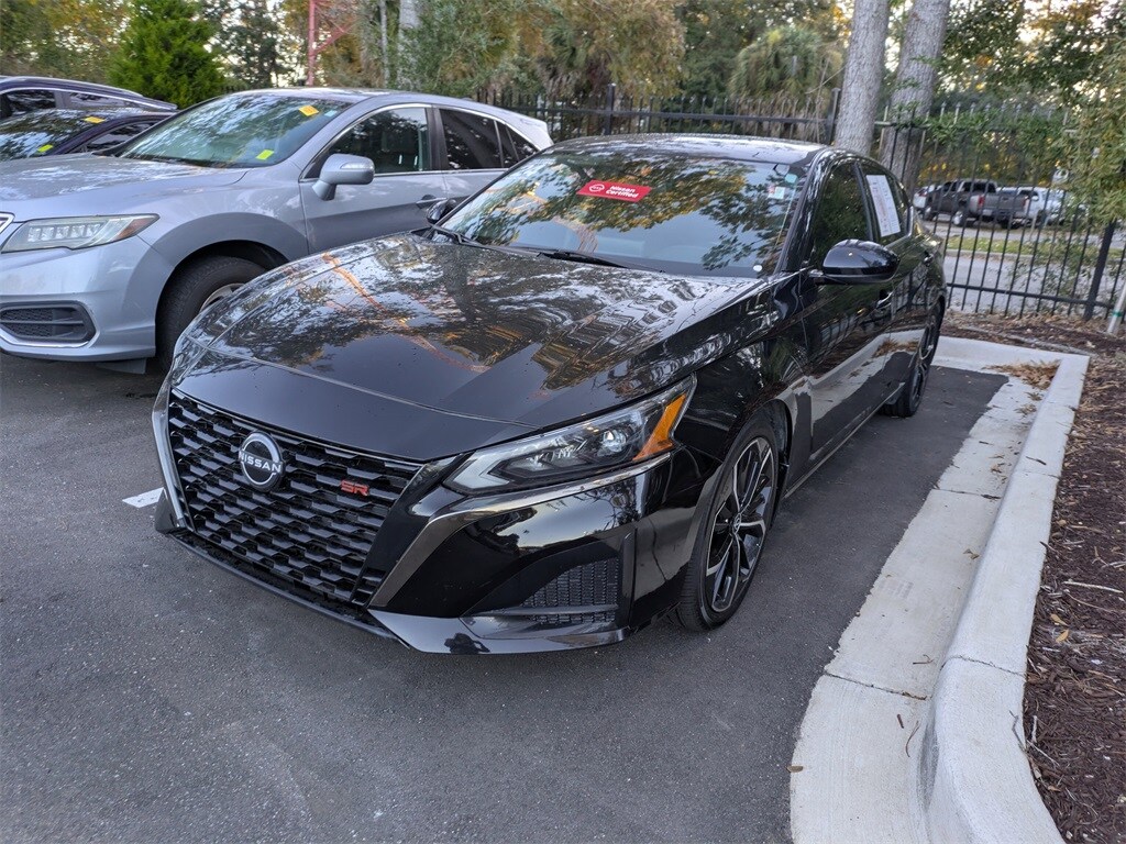 2024 Nissan Altima 2.5 SR photo 3