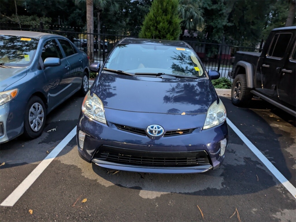 2015 Toyota Prius Four photo 2