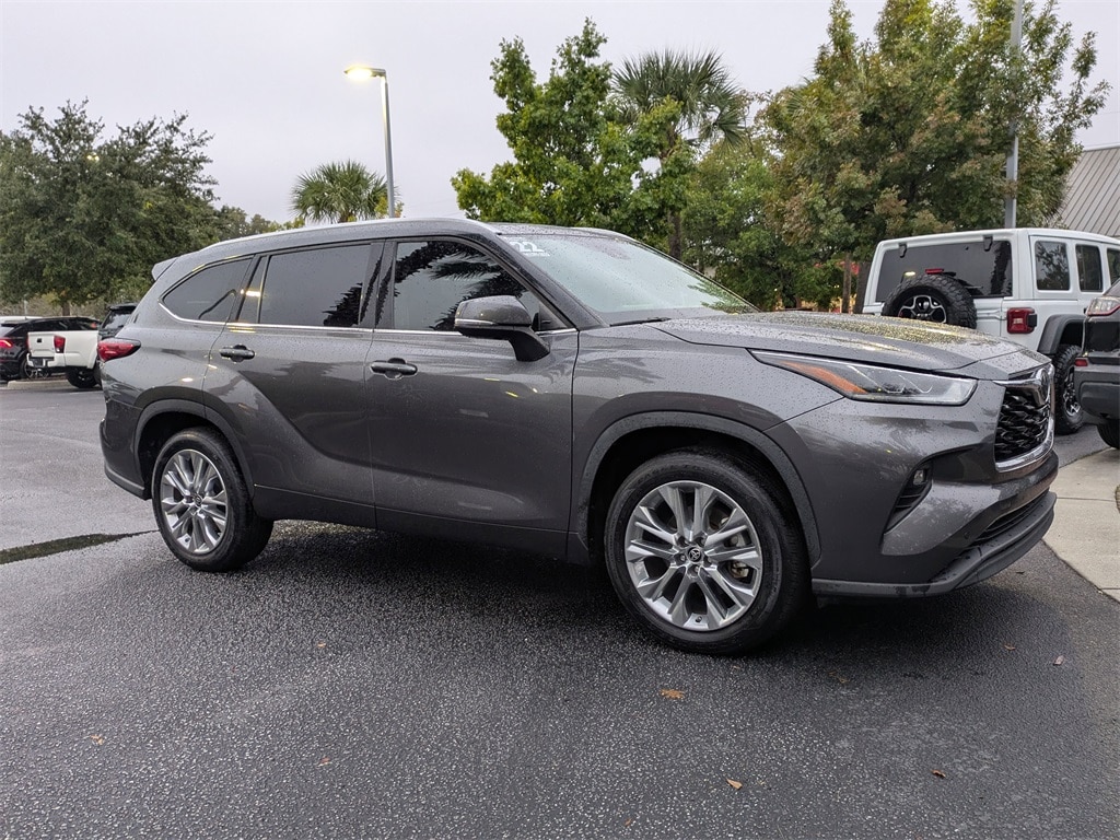 Certified 2022 Toyota Highlander Limited SUV