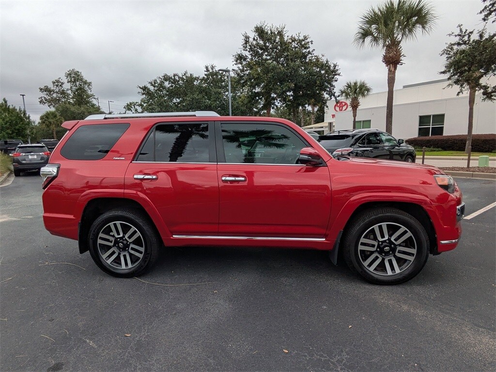 2022 Toyota 4Runner Limited photo 2