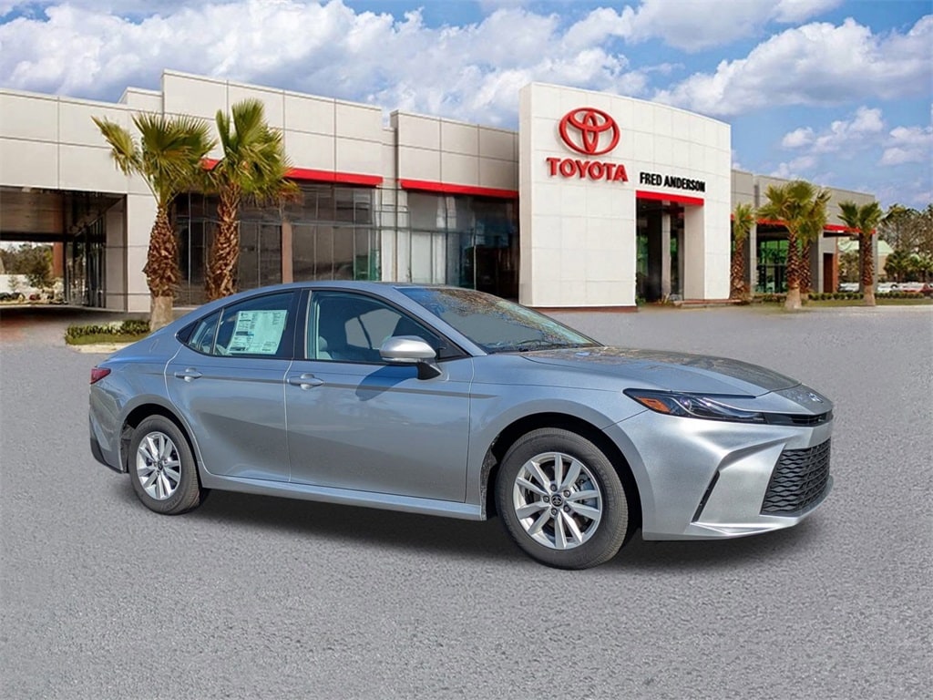 2026 Toyota Camry LE's photo