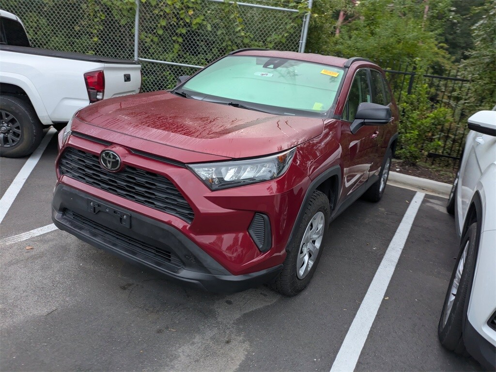 2020 Toyota RAV4 LE photo 2