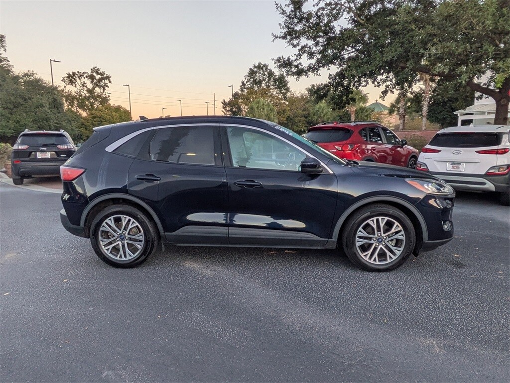 2021 Ford Escape SEL photo 3