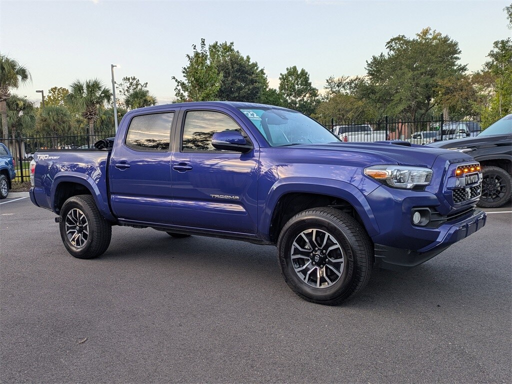 2022 Toyota Tacoma TRD Sport V6 photo 2